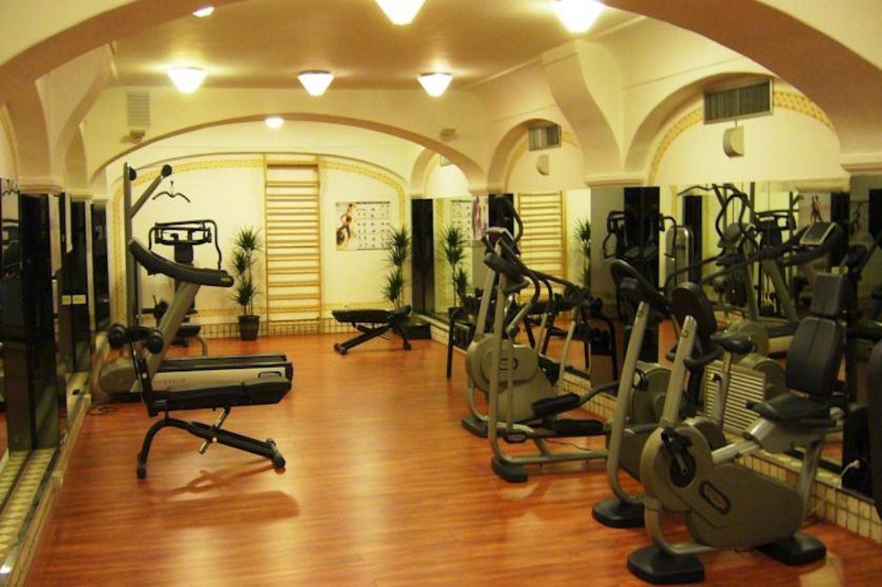 Hotel Shangri-la By Omnia 4*