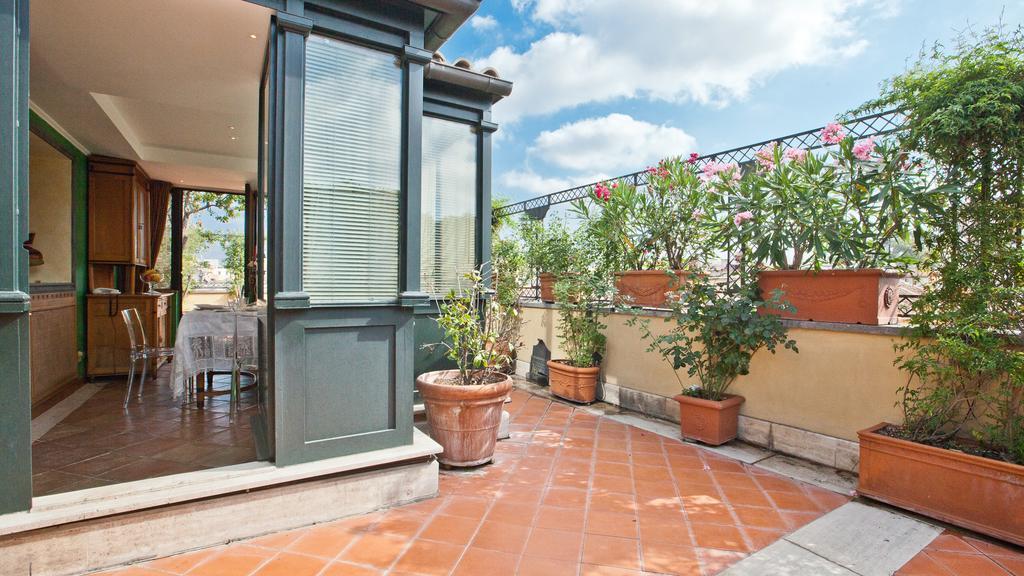 In - Fontana Di Trevi Penthouse Apartment Rome