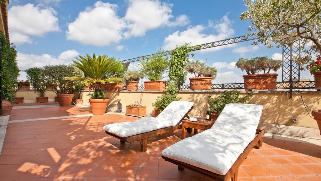 In - Fontana Di Trevi Penthouse Apartment