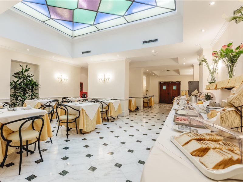 Raeli Luce Hotel