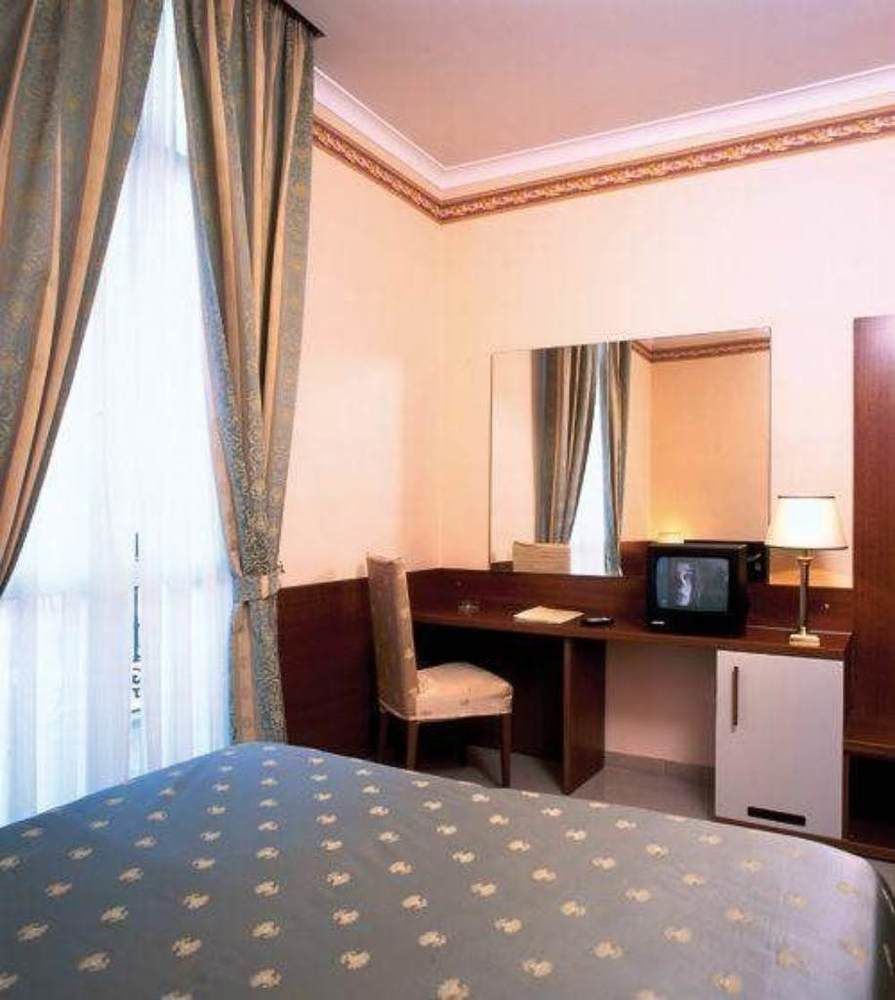 Shg Portamaggiore Hotel 3*