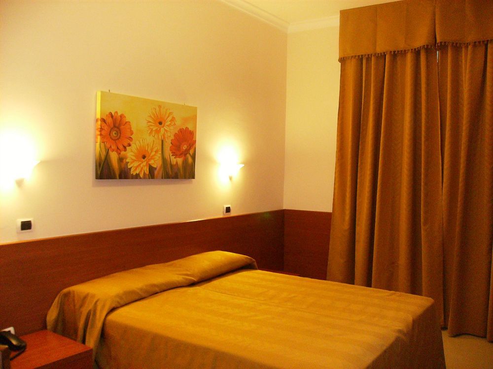 Hotell Everest 2*