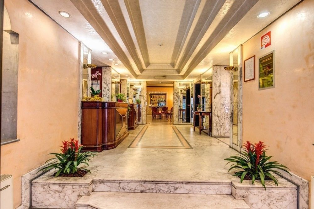 Hotell San Remo 3*