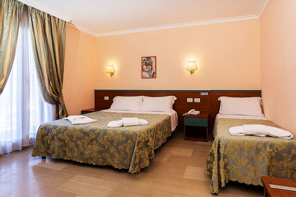 Center 3 Hotel