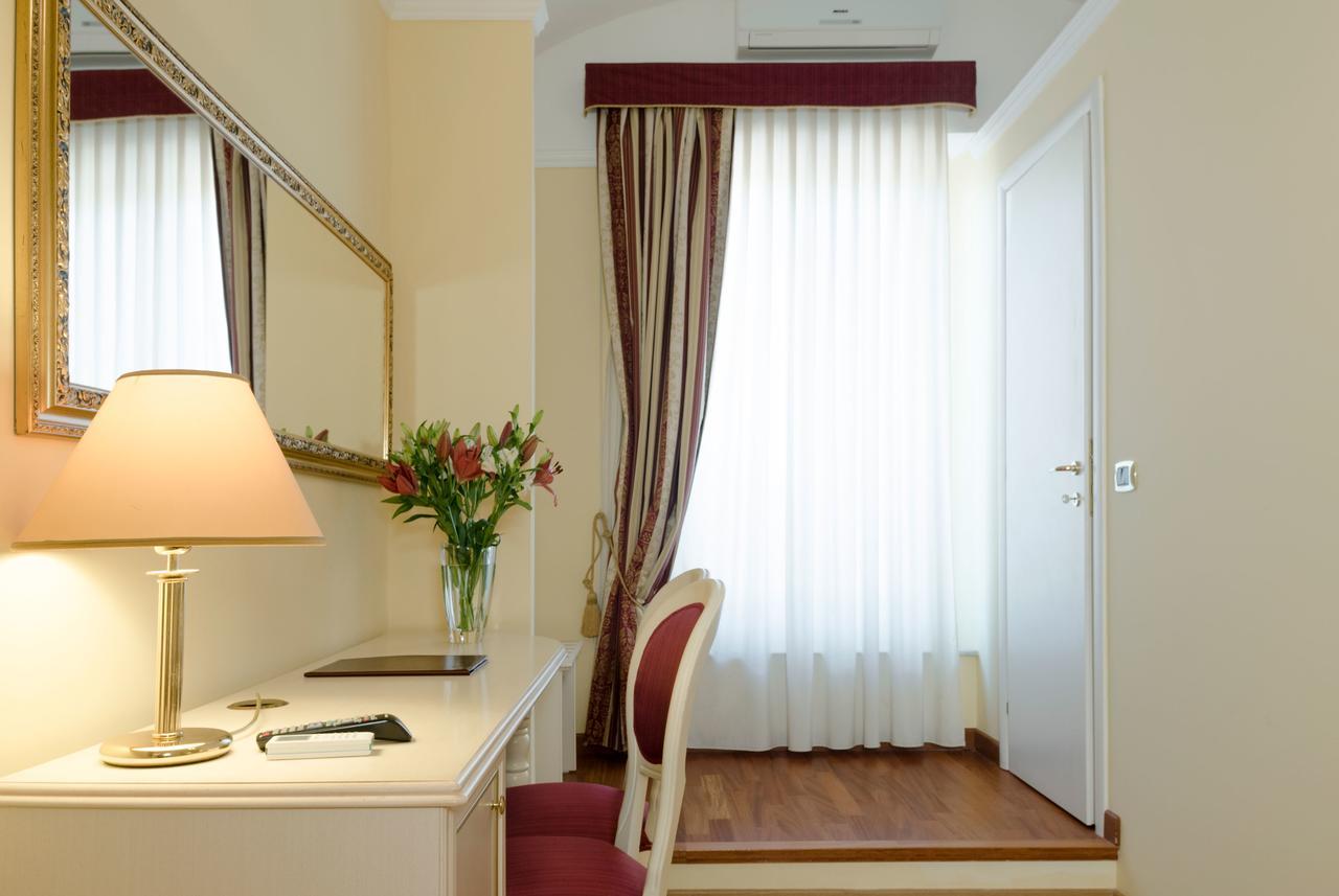 Relais Frattina 2* Rome