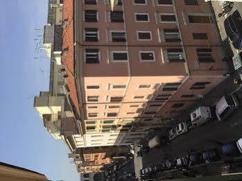 Rhome Terminal Affittacamere 2*