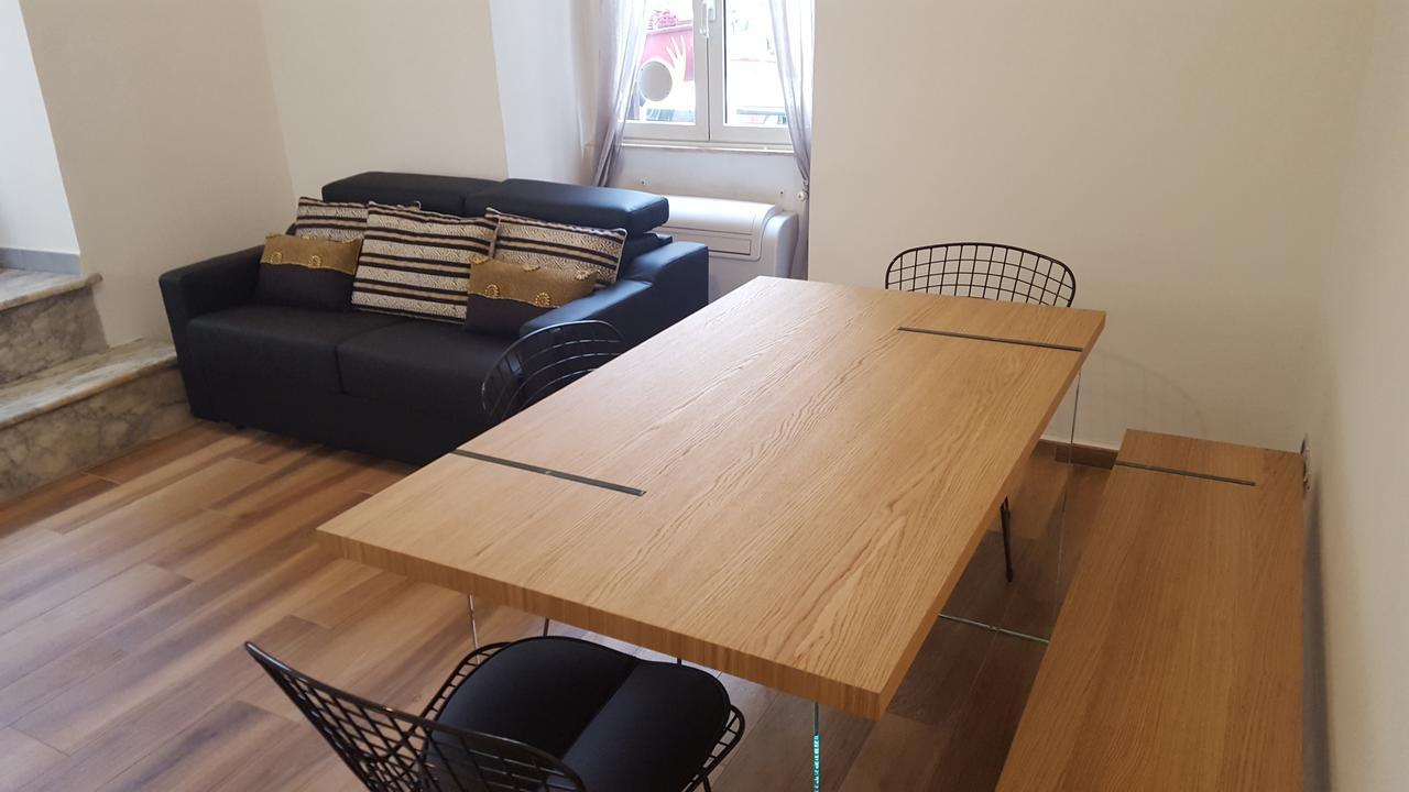 Finestra Su Monti Affittacamere Roma