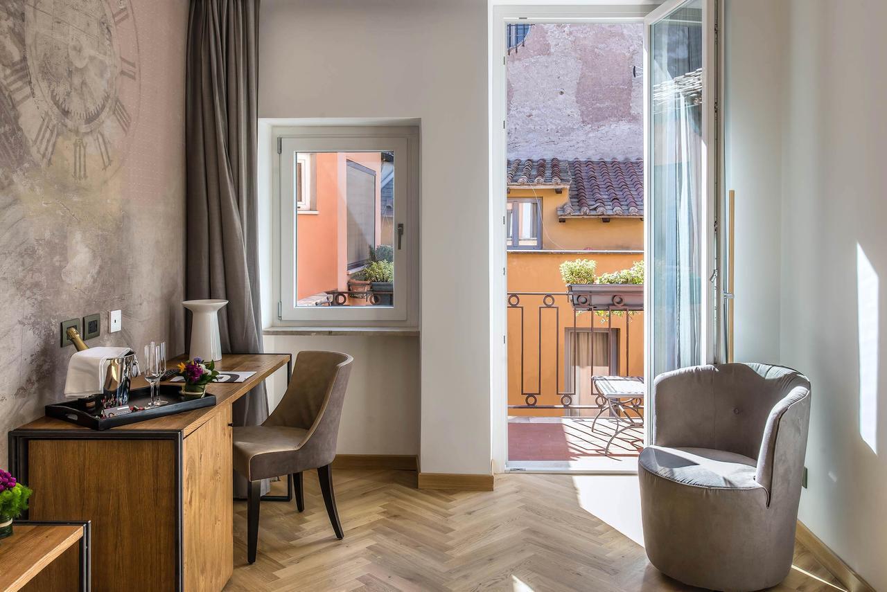 Navona Essence Rom