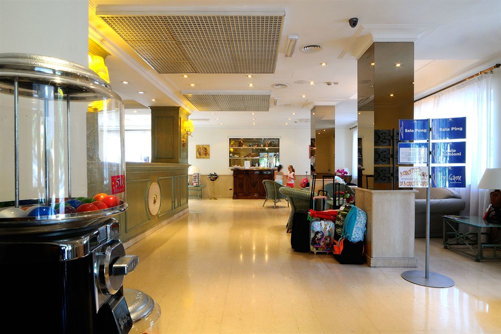 Western Globus 3* Roma