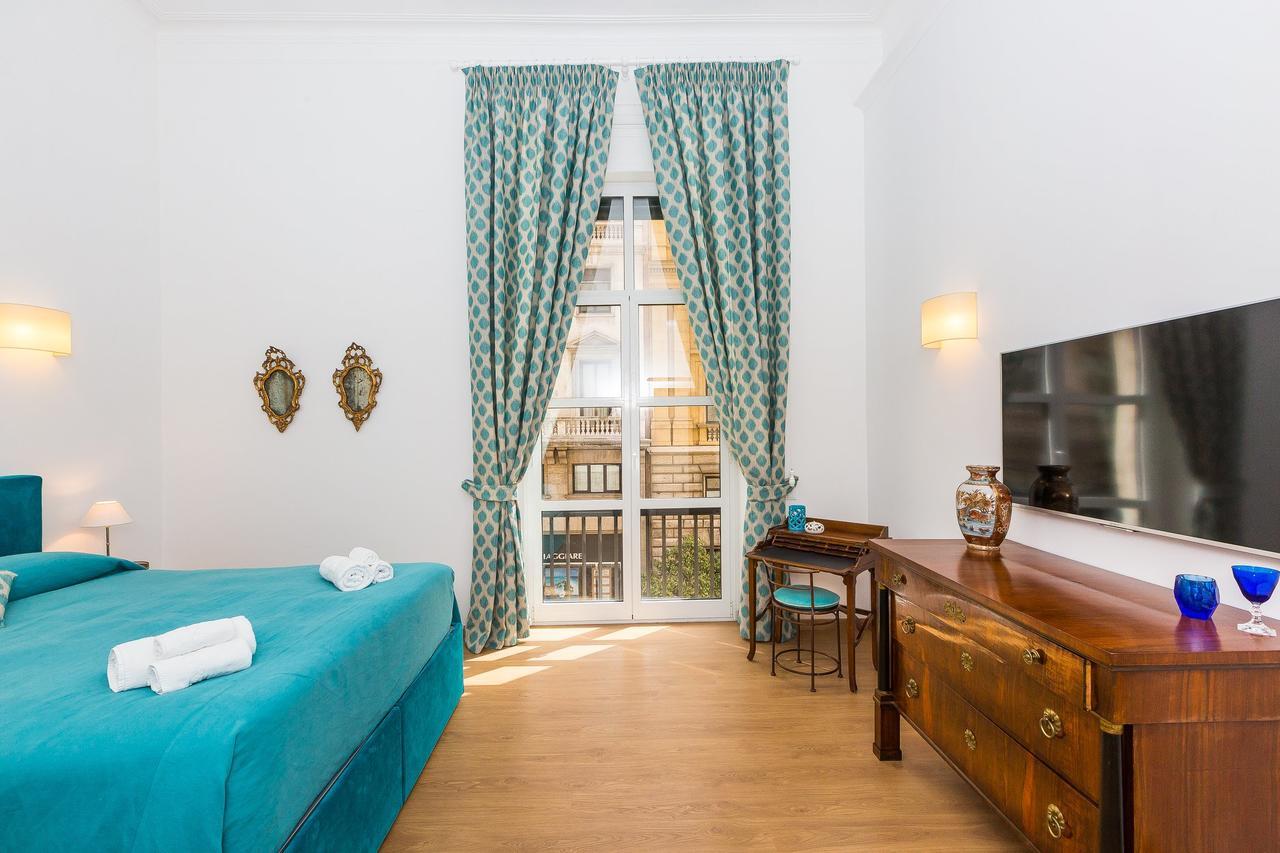 Prestigious Via Barberini Apartamento