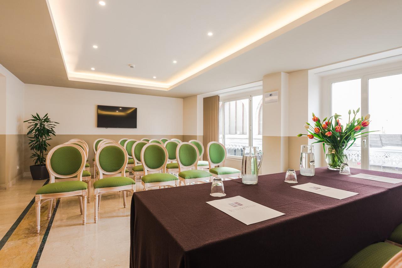 Raeli Siracusa Hotell 3*