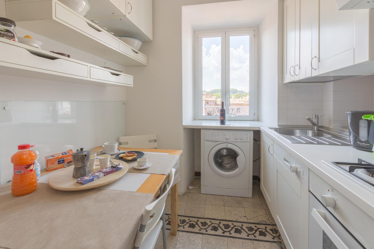 Pellegrino 75 Double Bedroom * Roma