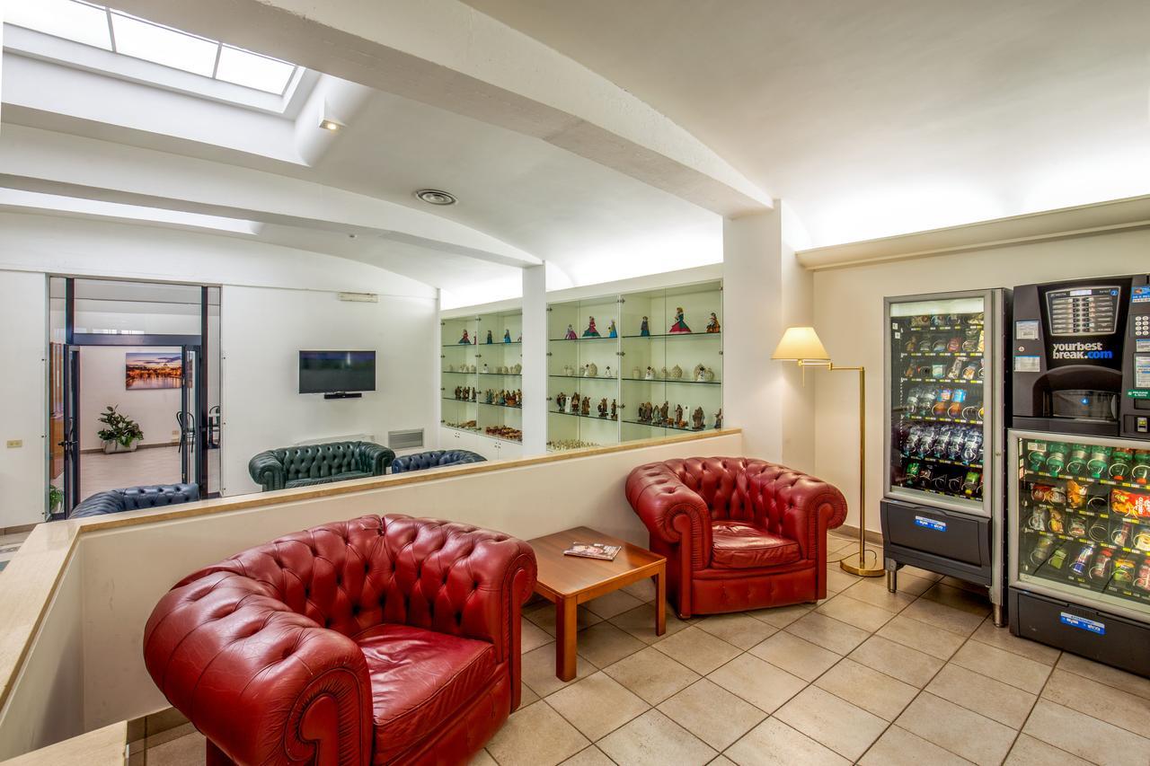 Hotell Casa Per Ferie Santa Maria Alle Fornaci Roma