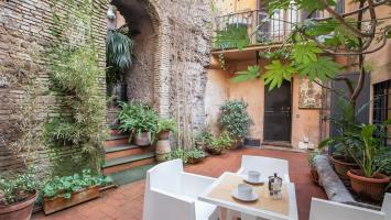 Pantheon 3e Hotell