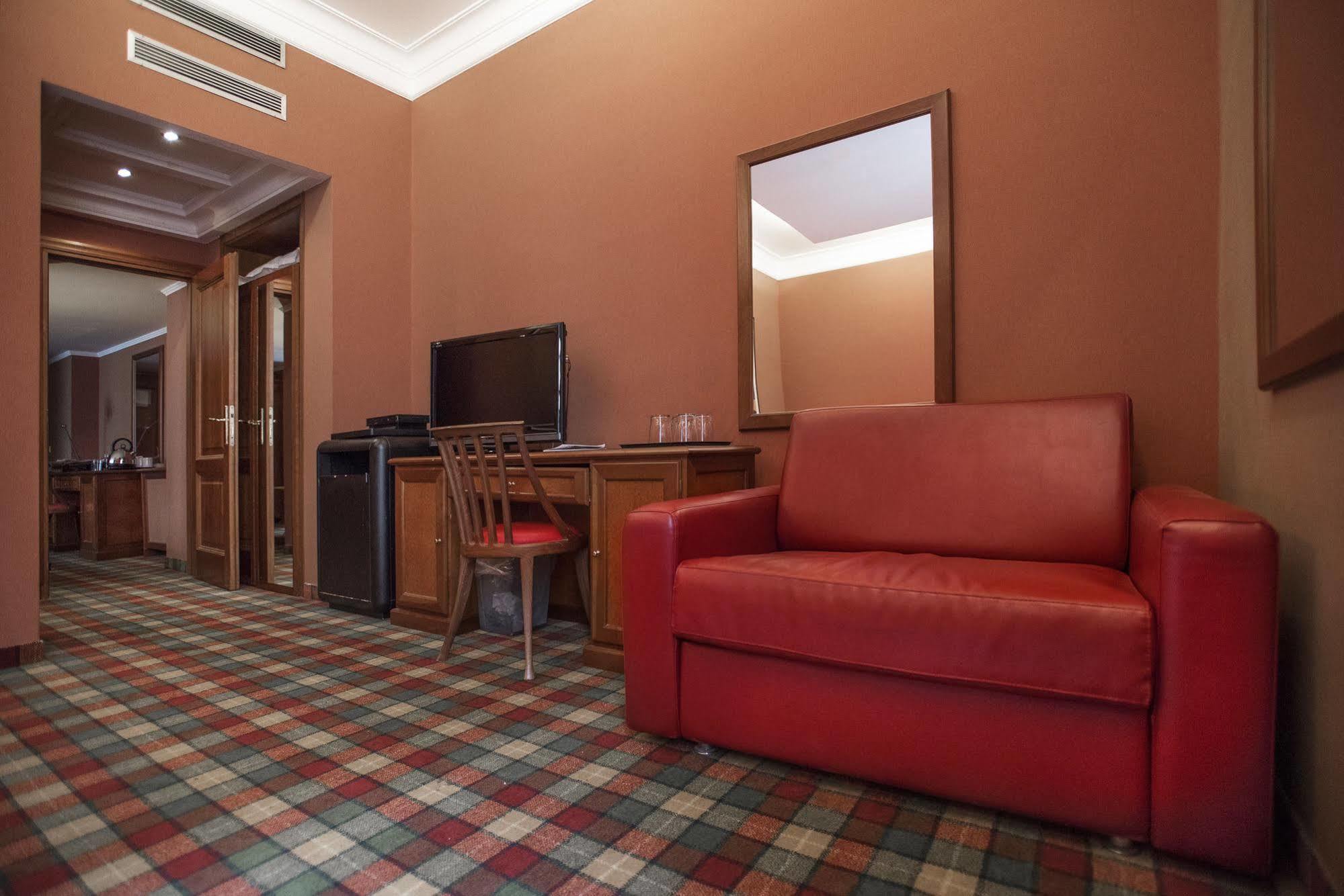 Rex Hotel