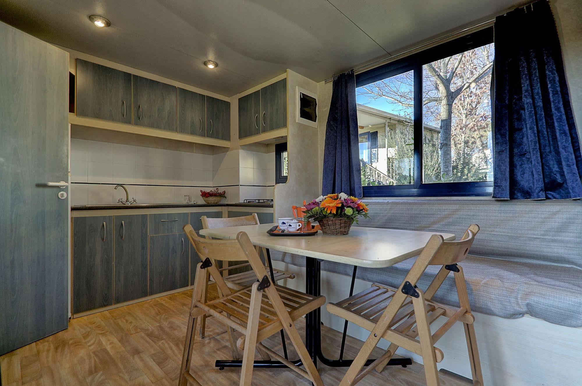 Acampamento Flaminio Village Park 4*