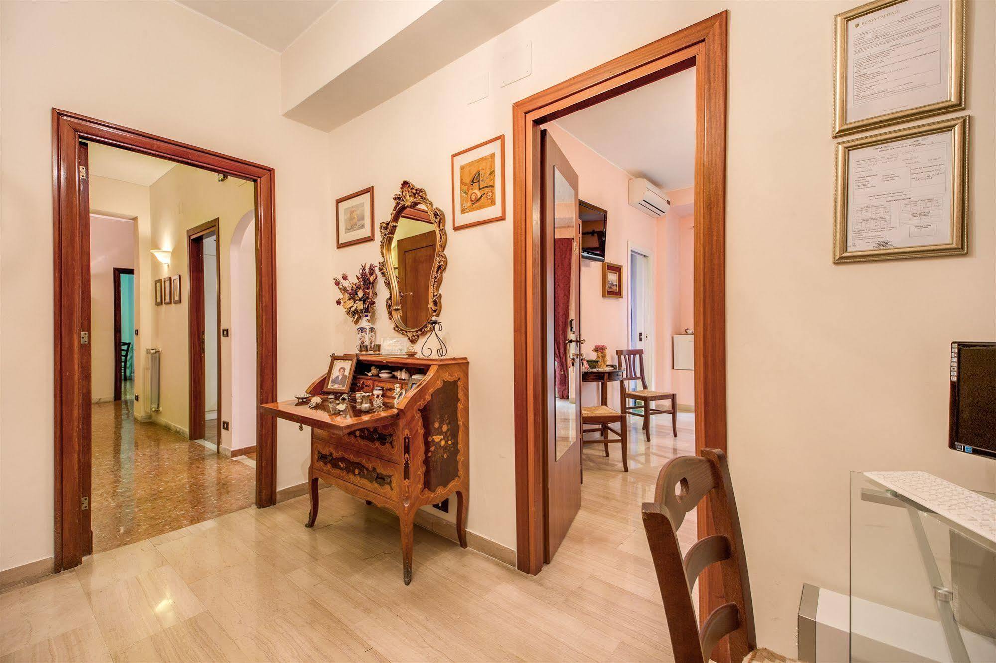 Domus Cornelia Bed and breakfast 2*
