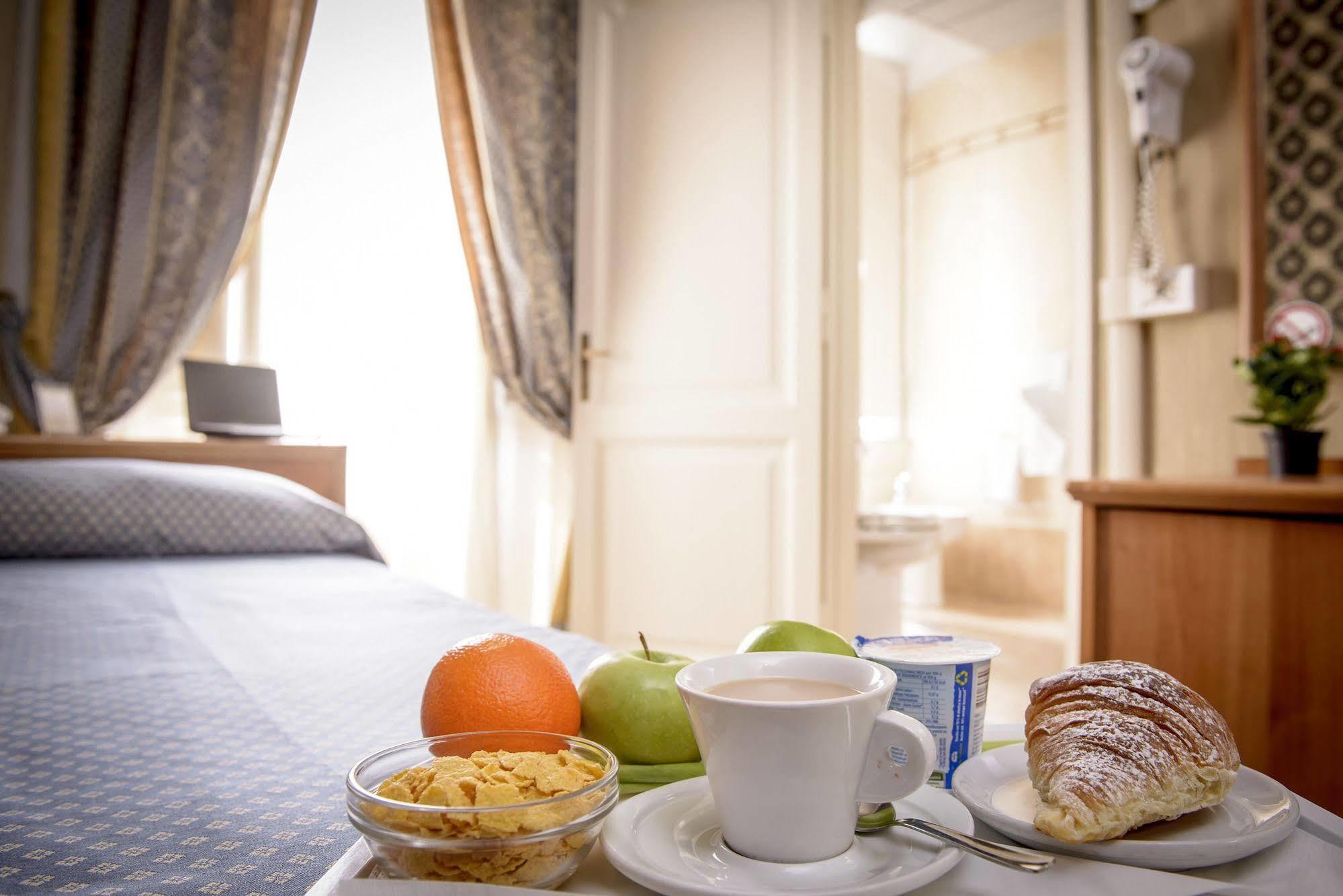 Emmaus Hotell 3*