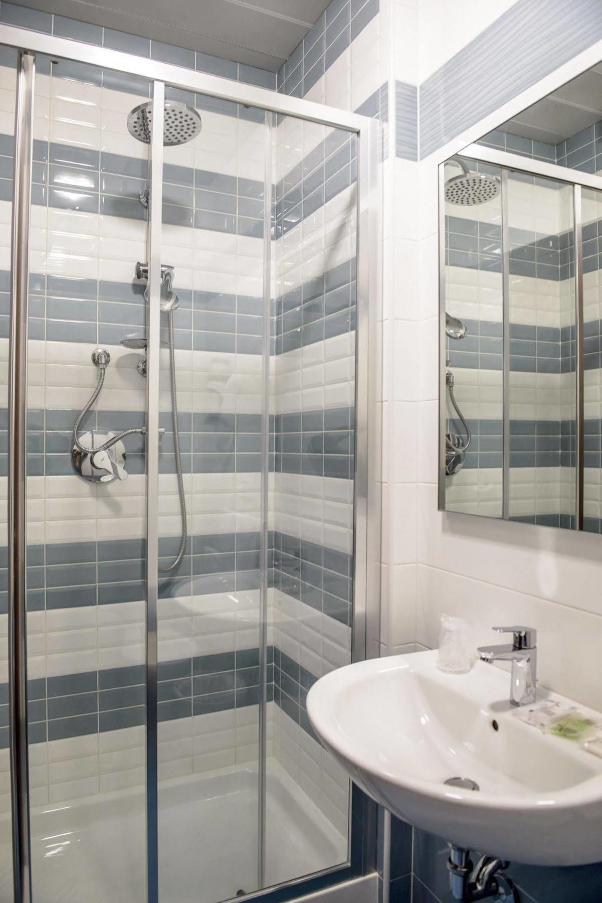 Hotell Emmaus 3*
