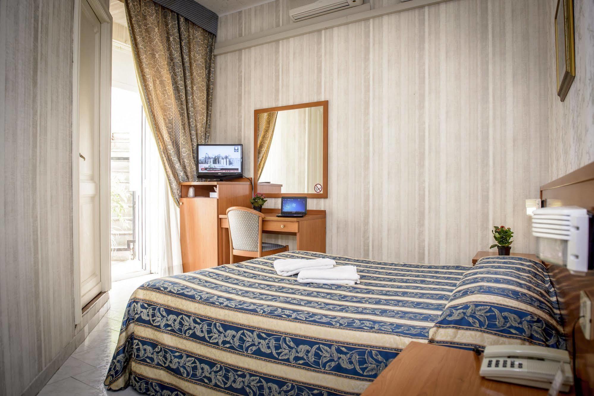 Emmaus Hotell 3*