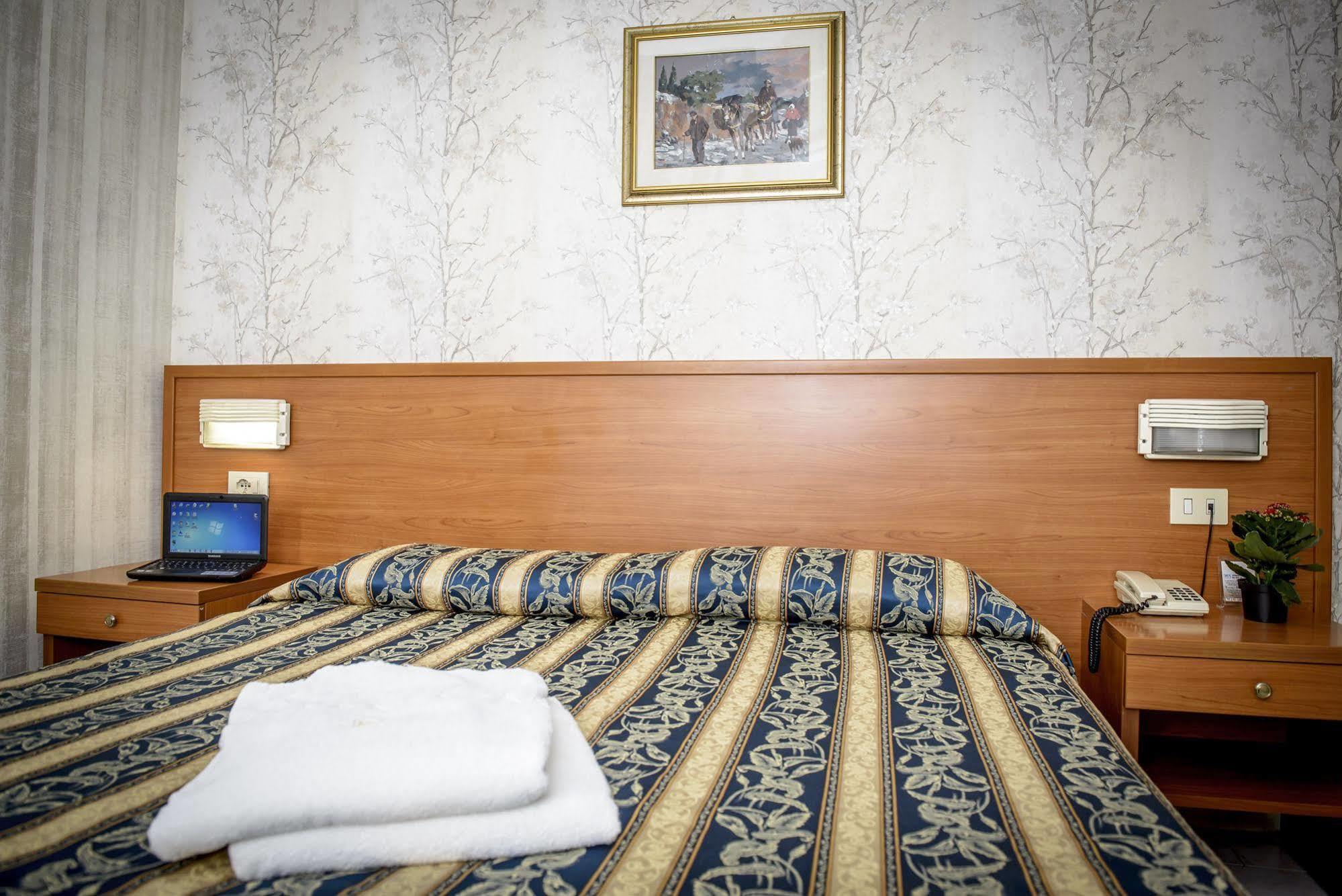 Emmaus Hotell