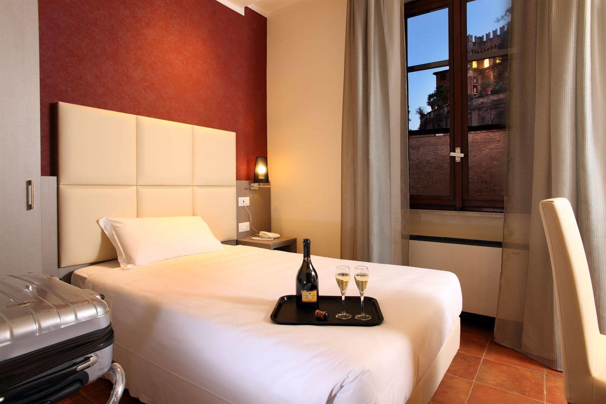 Hotel Hearth 3*