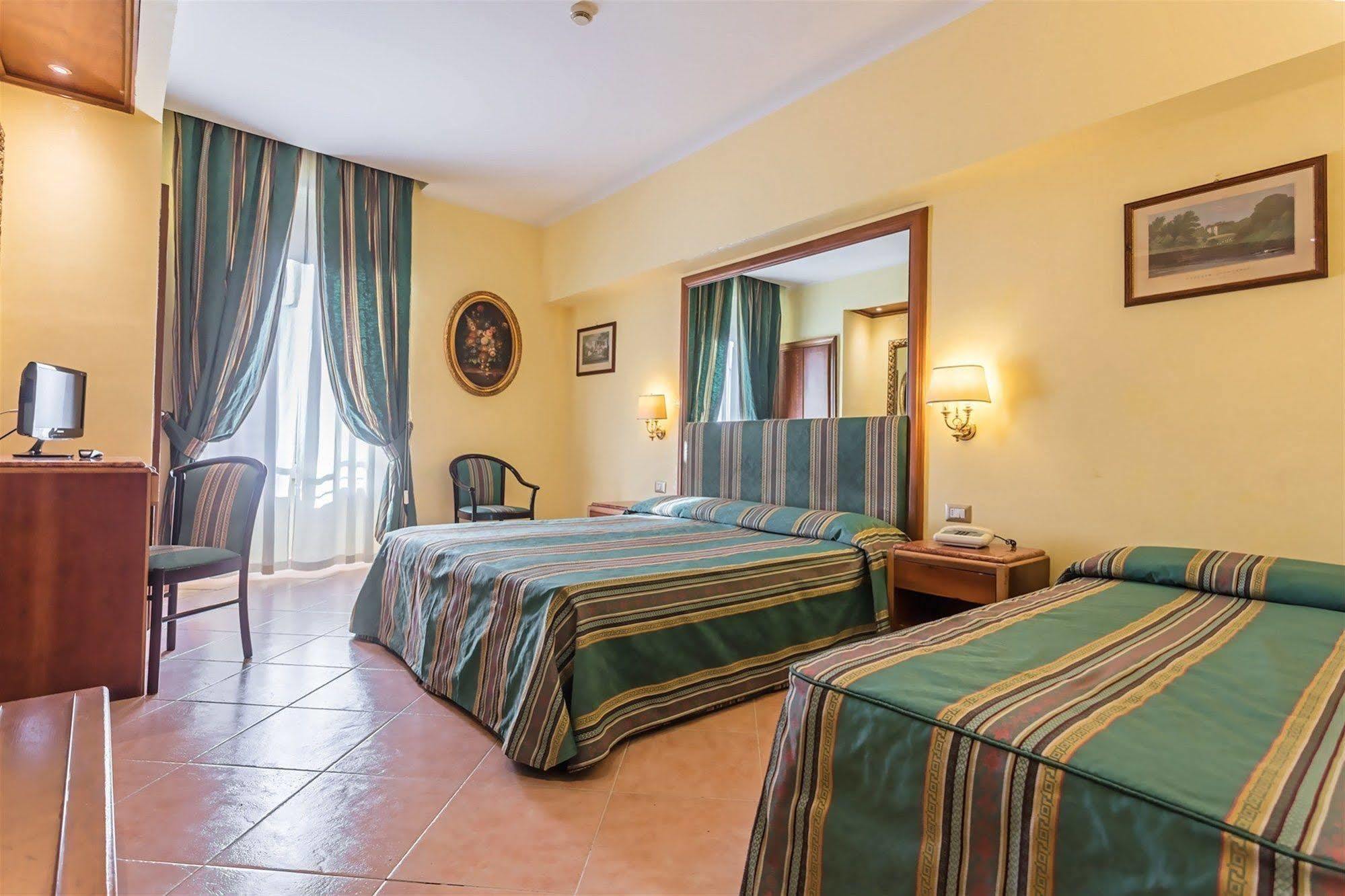 Raeli Noto Hotell