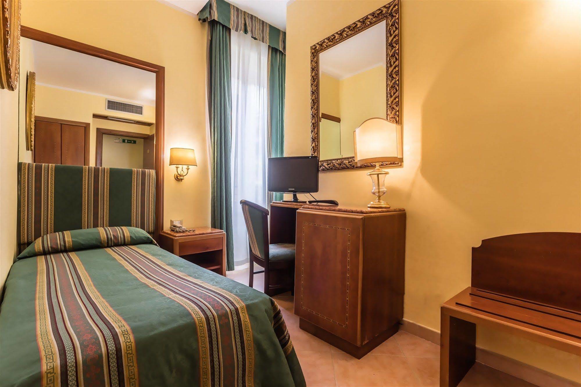 Raeli Noto Hotell 3*