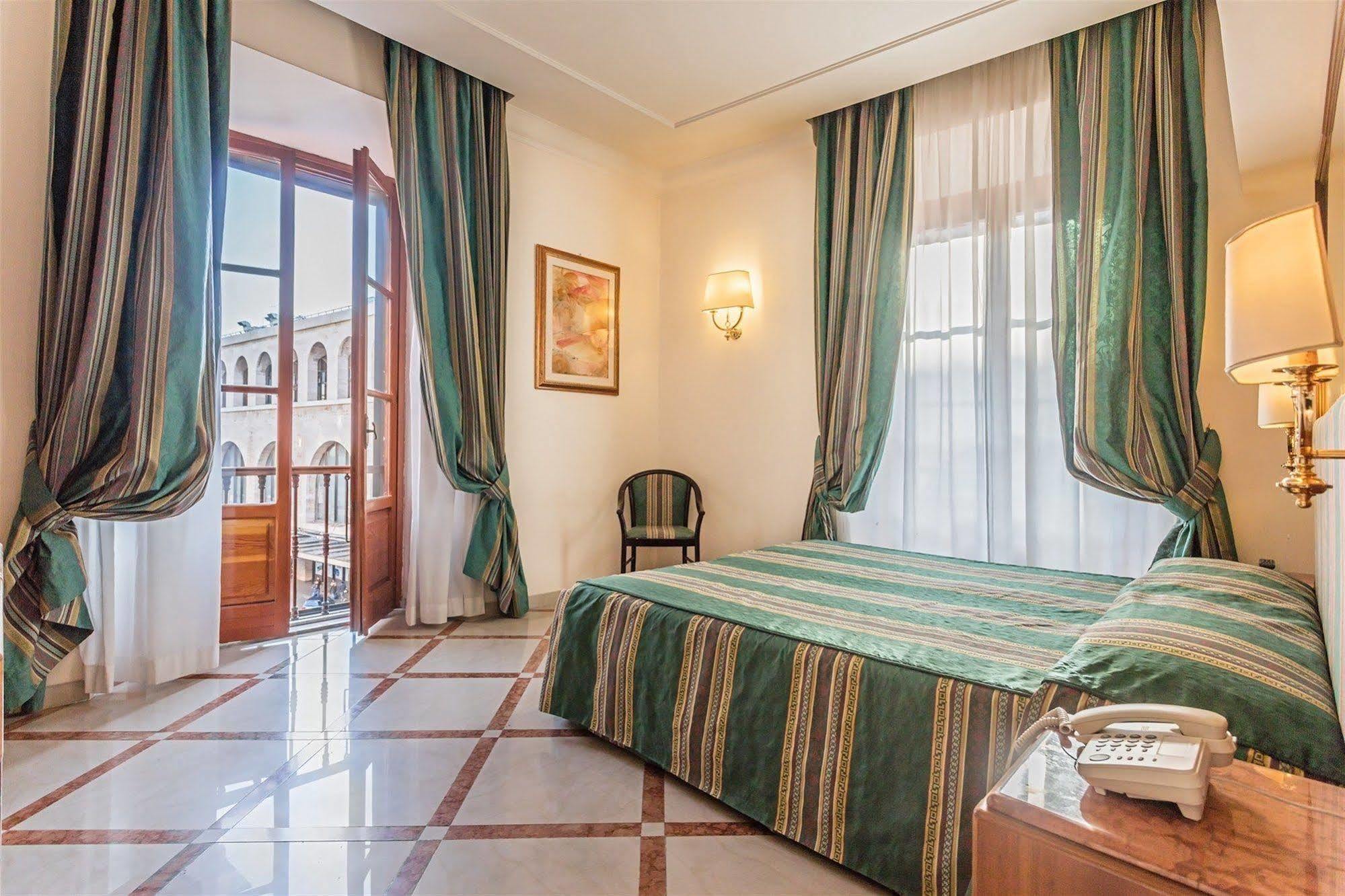 Hotell Raeli Siracusa Roma
