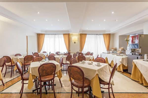 Raeli Siracusa Hotell