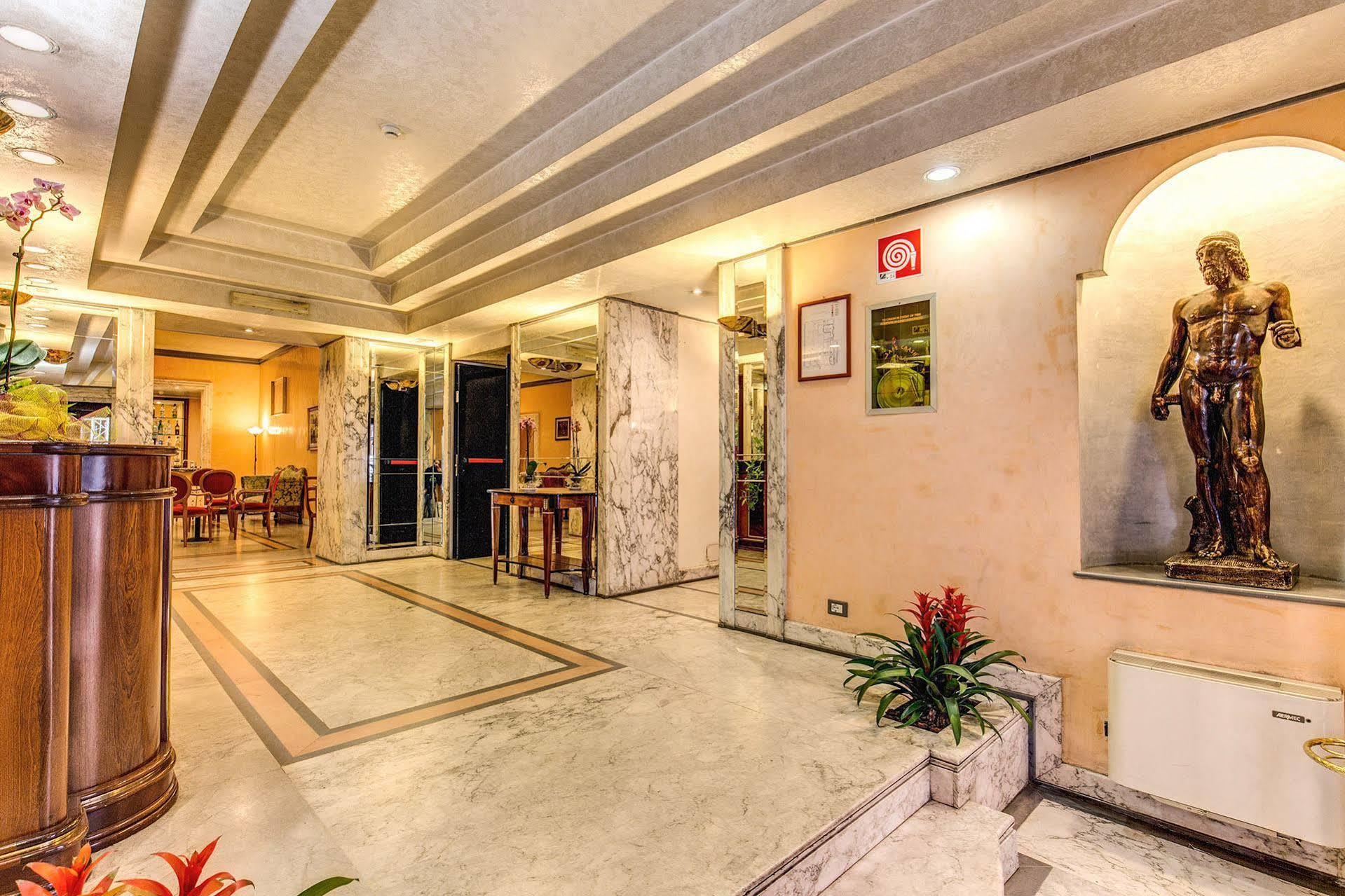 San Remo Hotell 3*