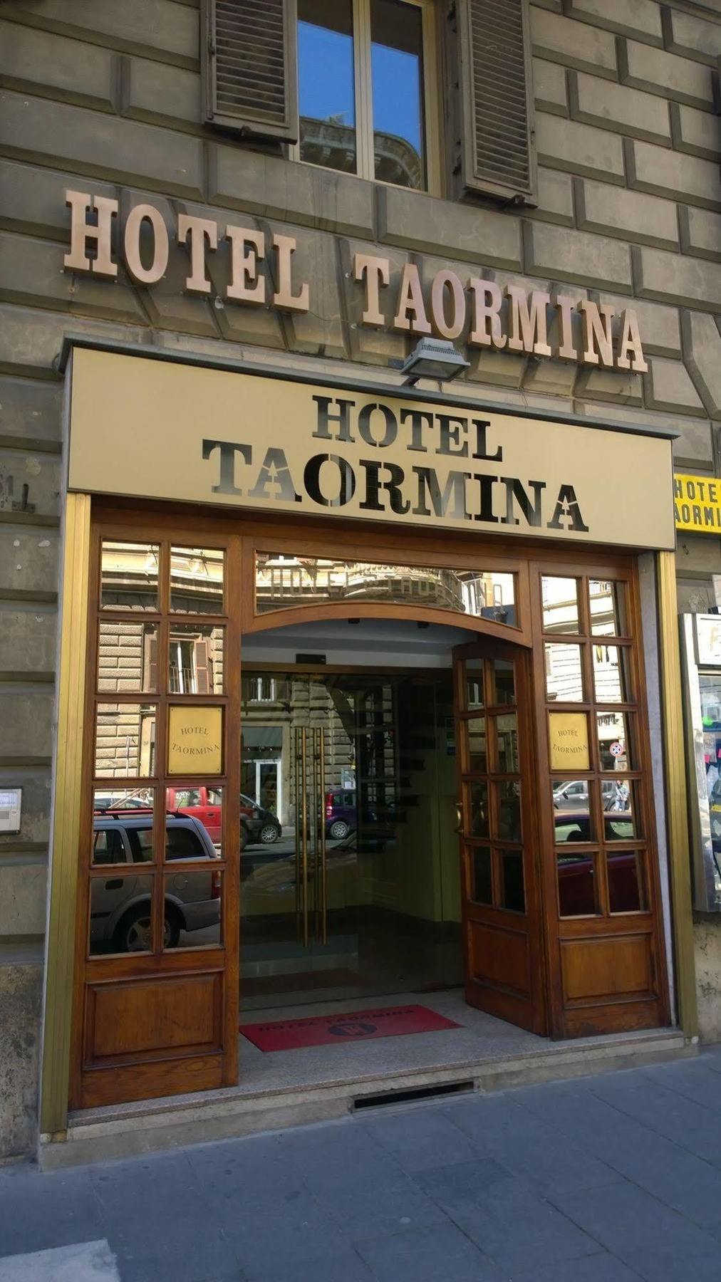 Taormina Hotel 2*