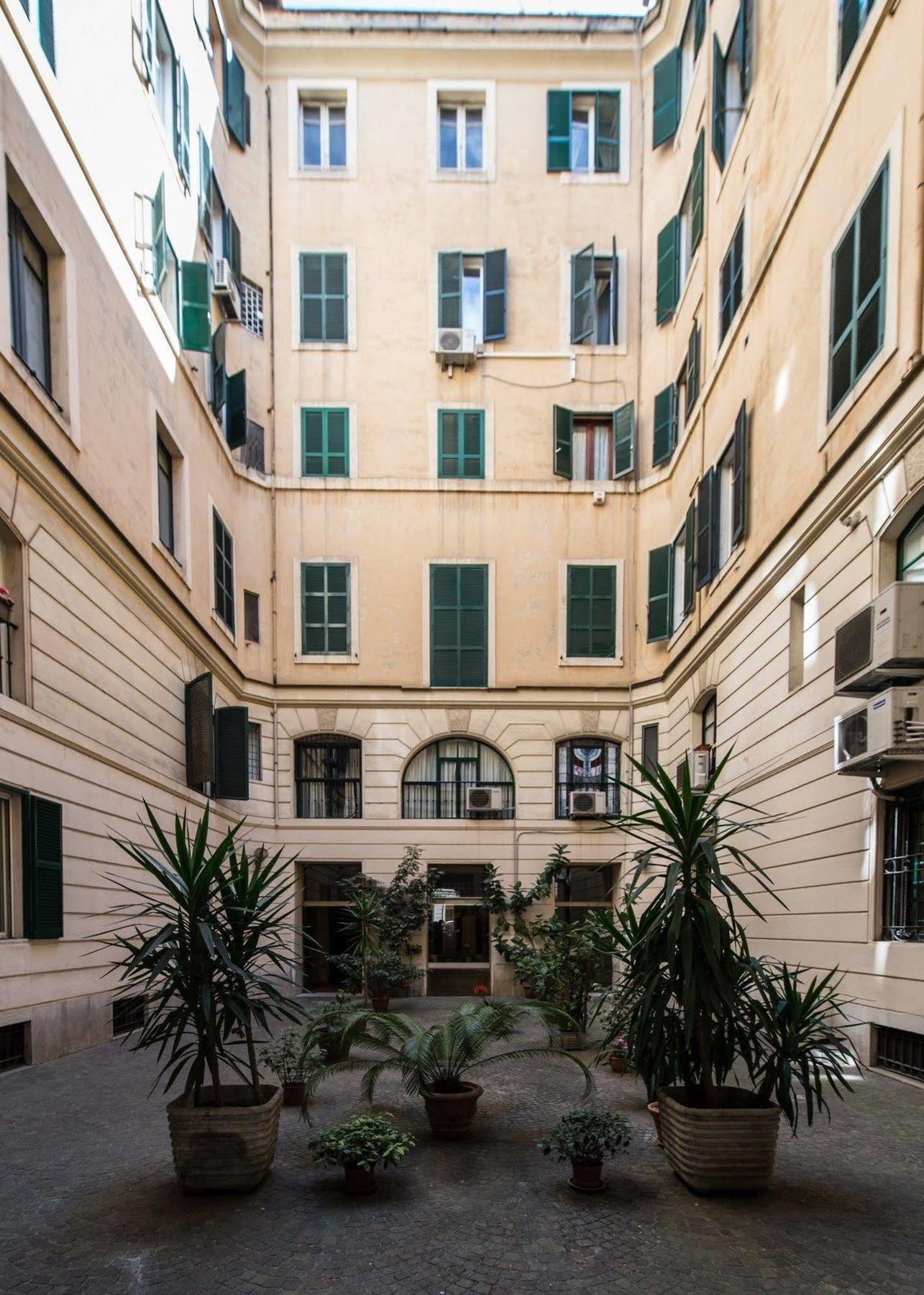 A Peace Of 2* Roma