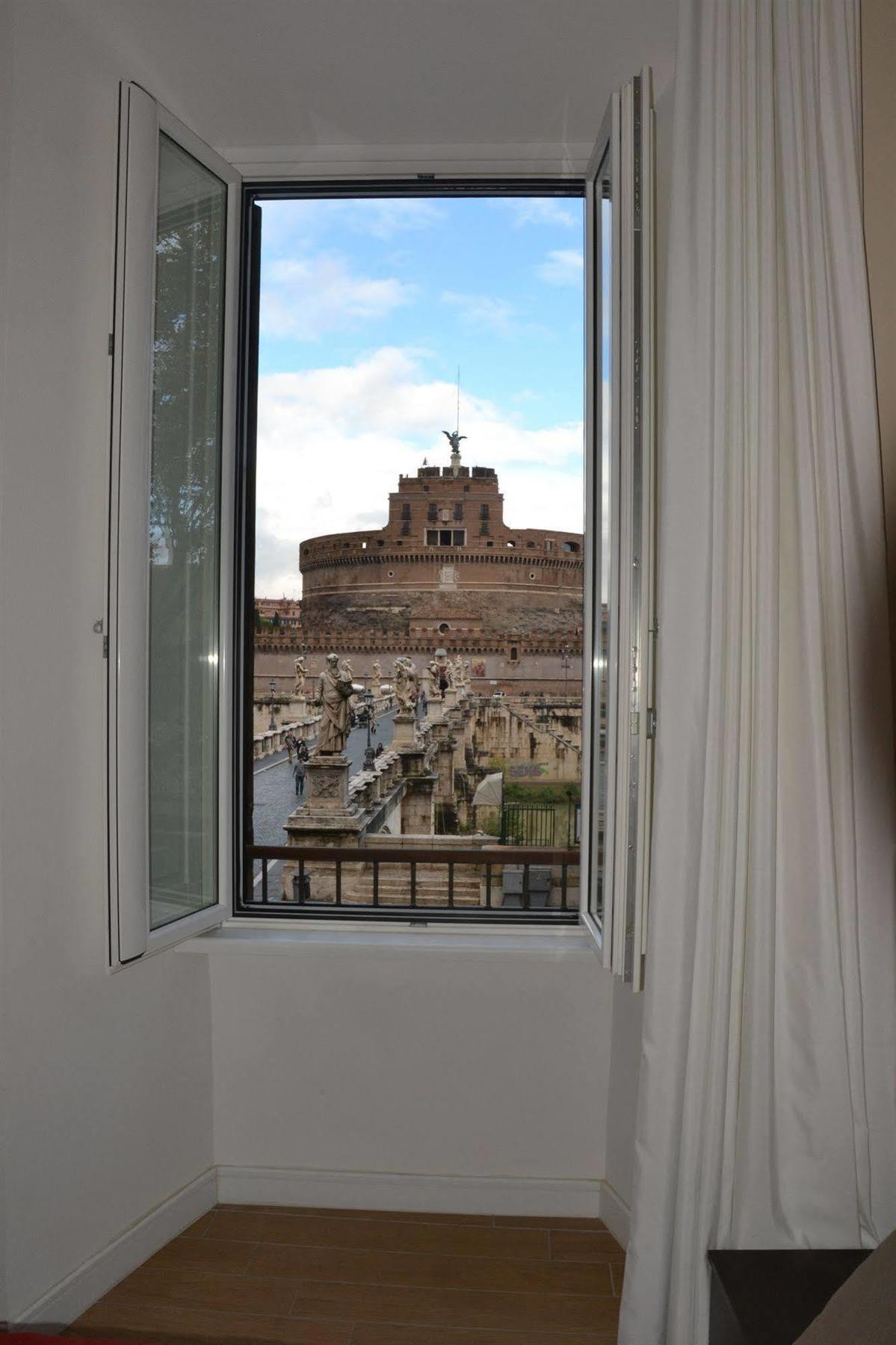 The Wesley Pensión Roma