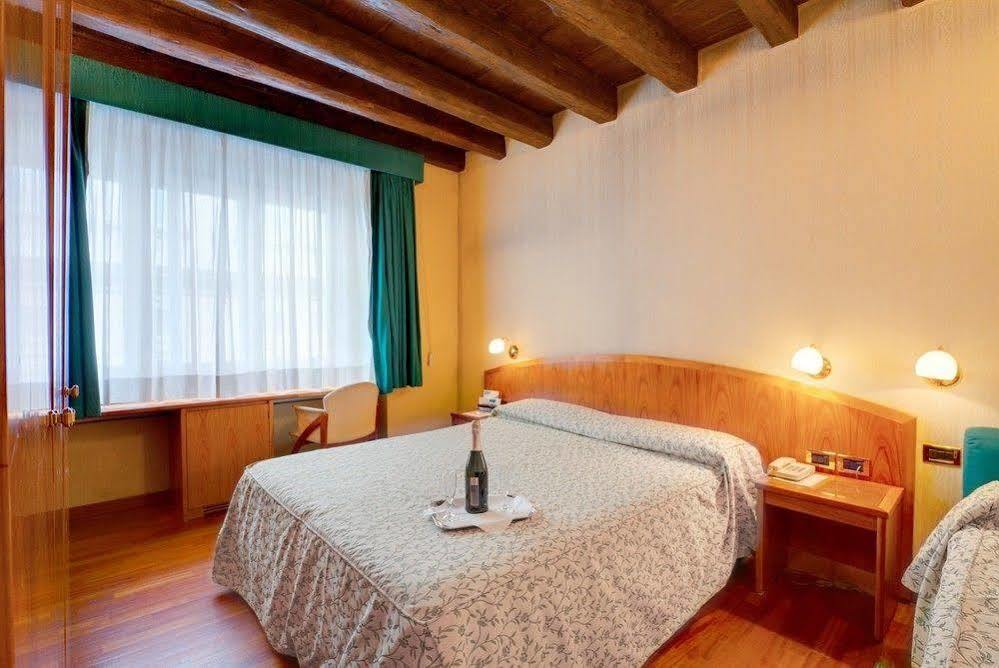 Corot Hotel Rom