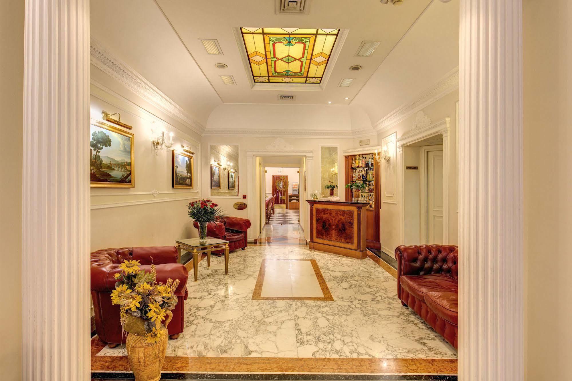 Contilia Hotell 3*