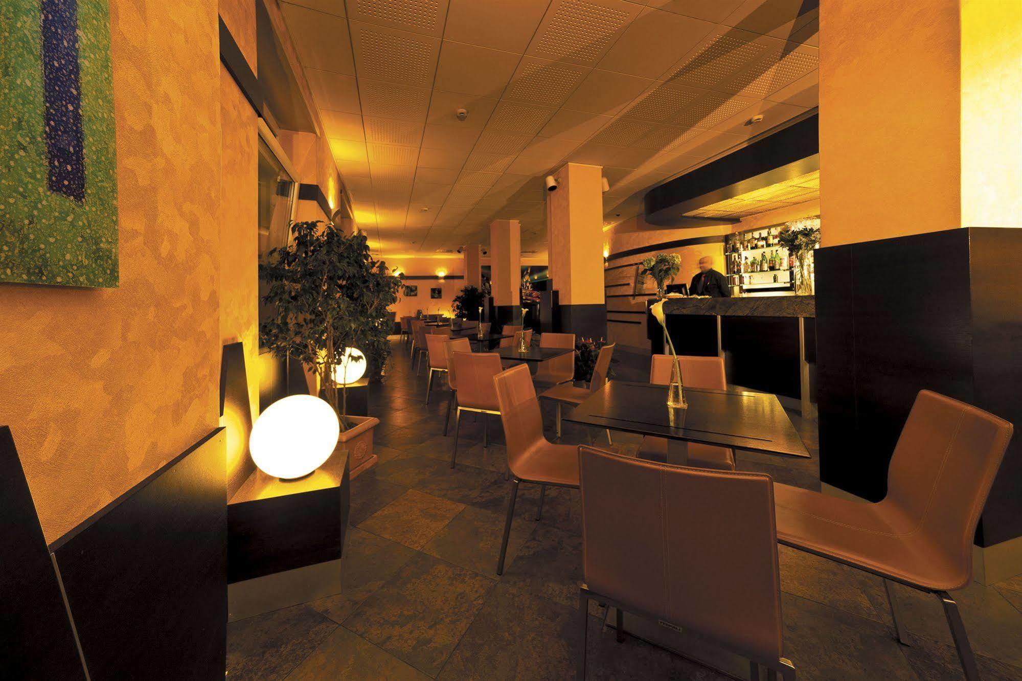 Hotell Ele Park Pamphili 4*