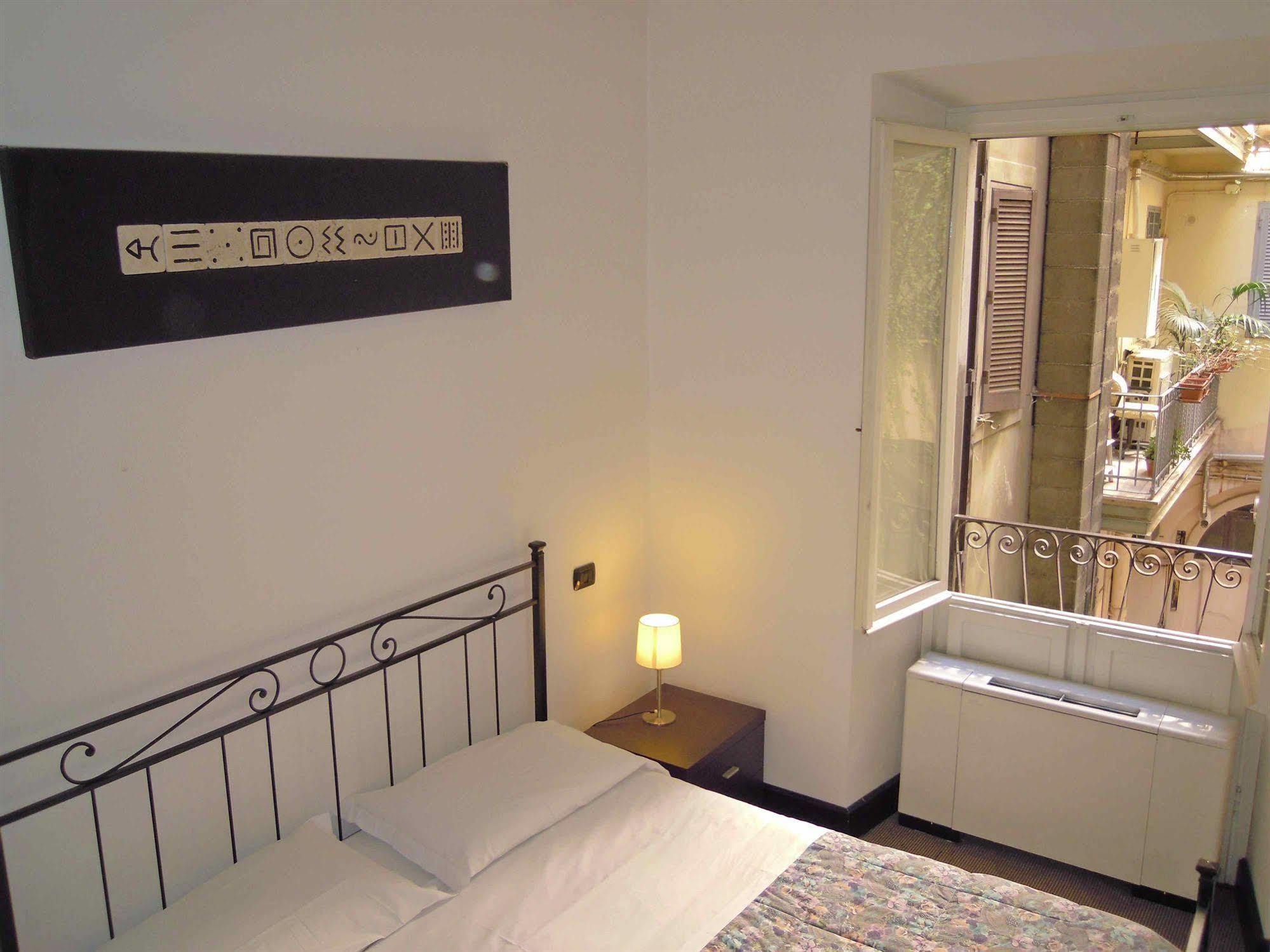 103 Bed and breakfast *