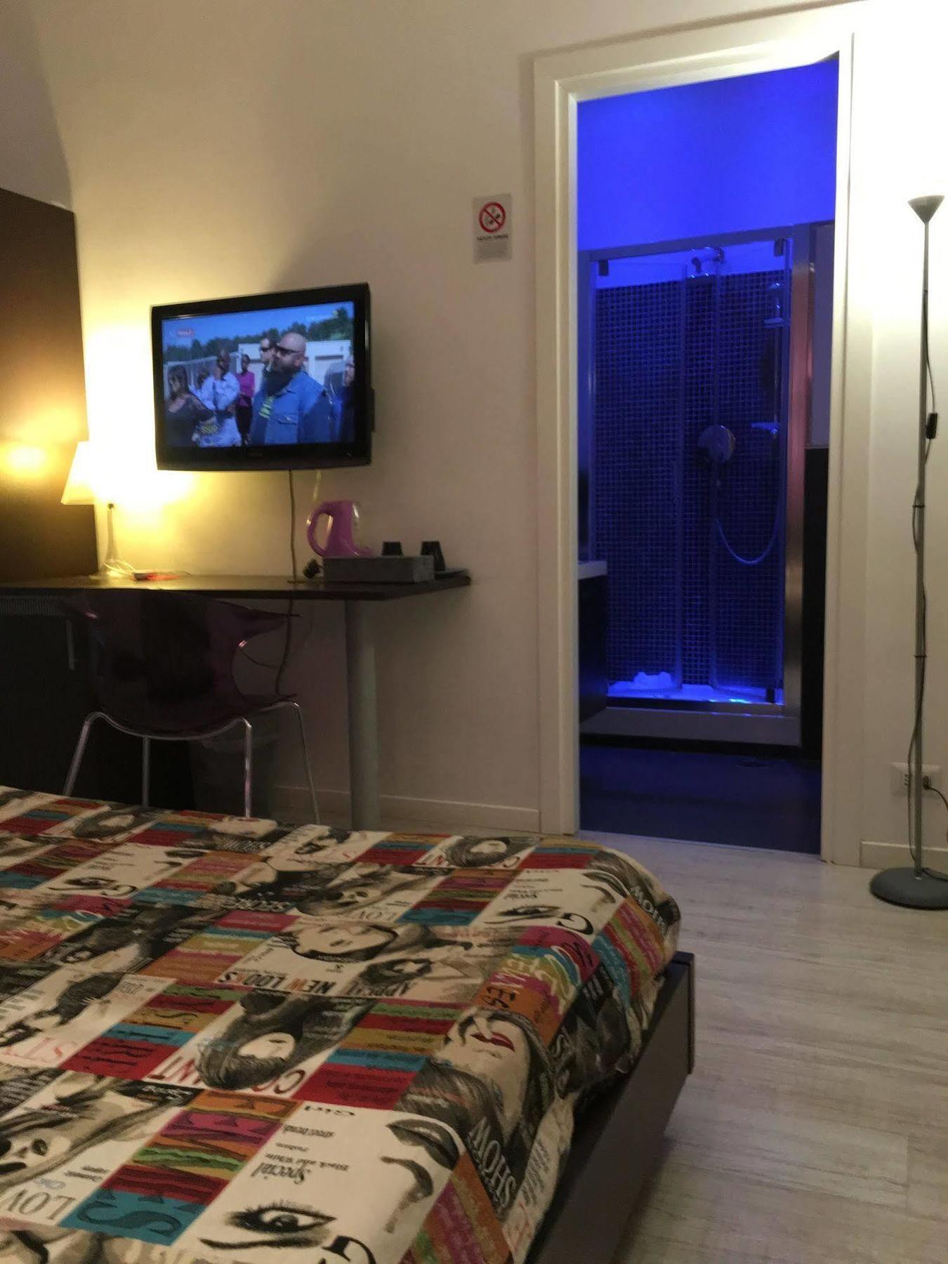 Chroma Italy - Chroma Tessera Bed & Breakfast Roma