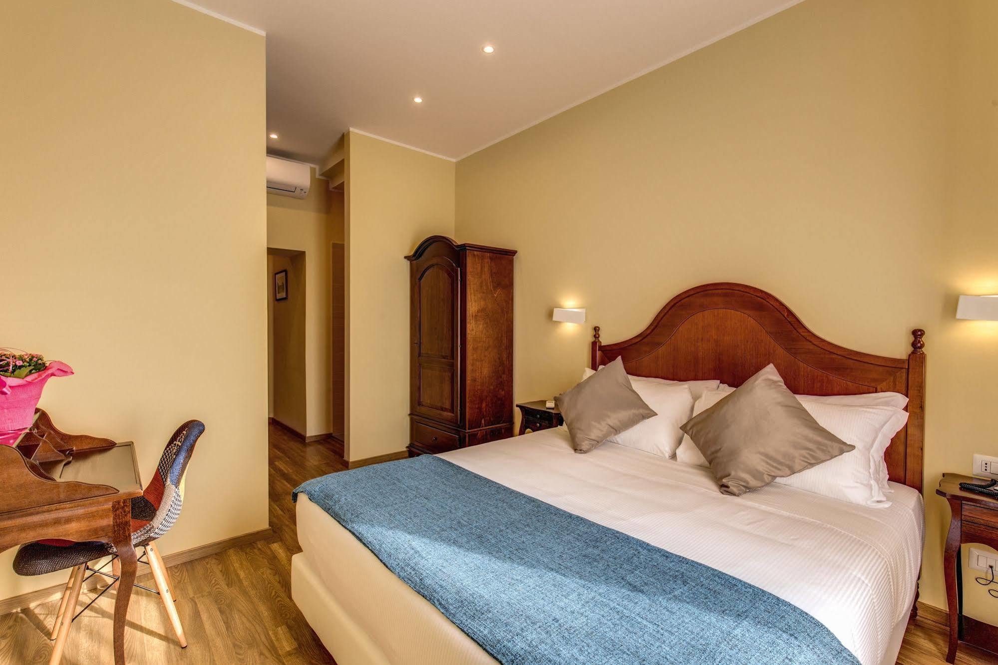 Floor Colosseo Gjestgiverier 3*