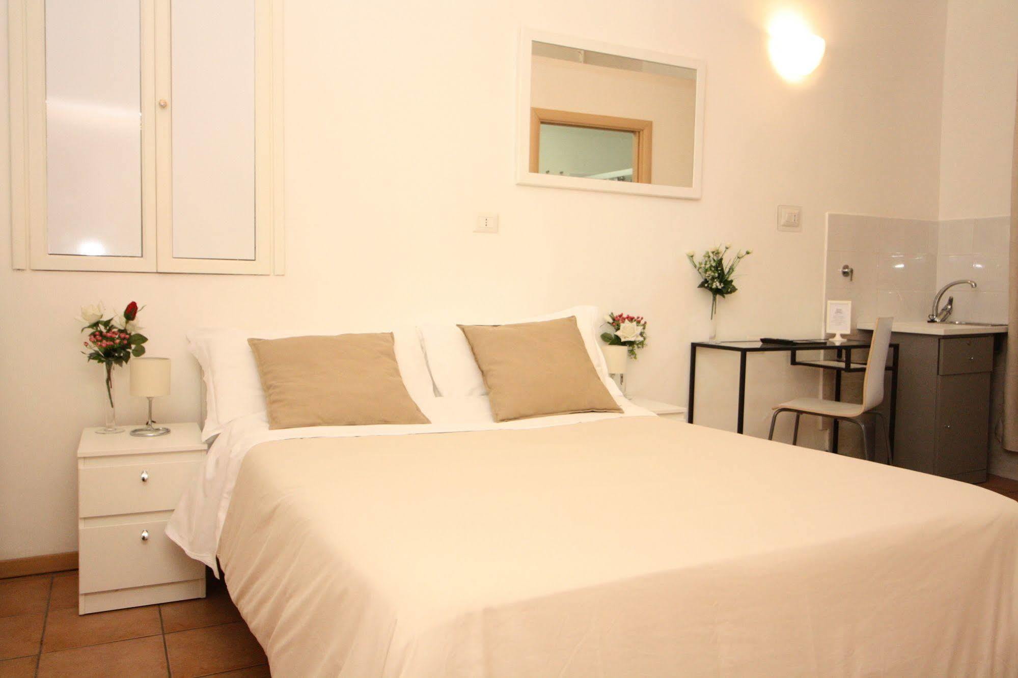 Machiavelli Guest house 2*
