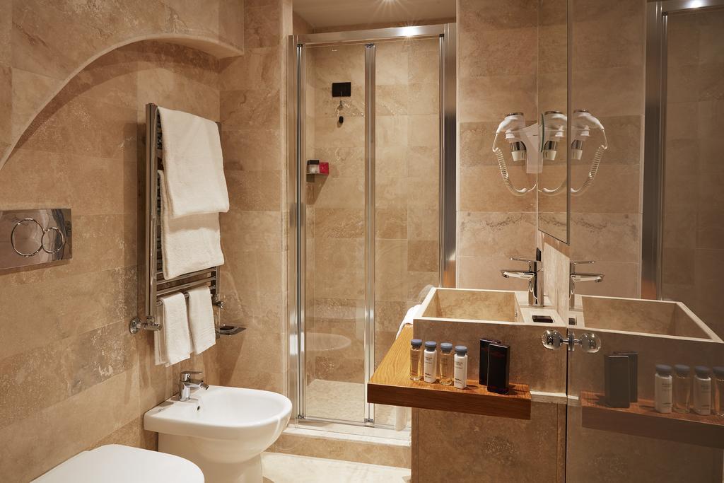 The Code Hotel Roma