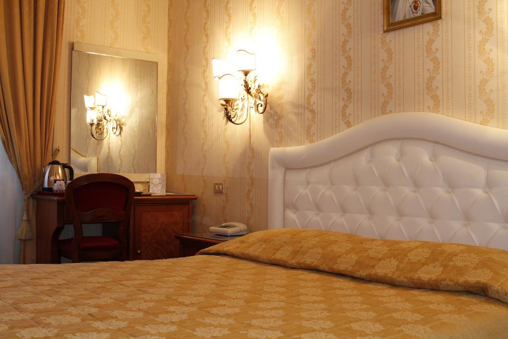 Hotell Eliseo 4*