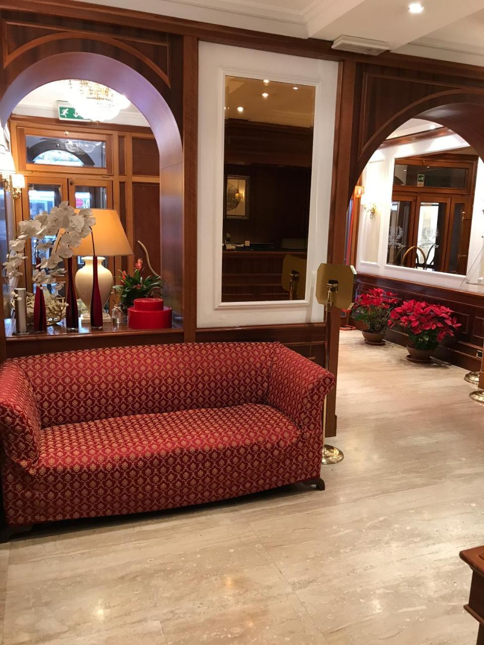 San Carlo Roma