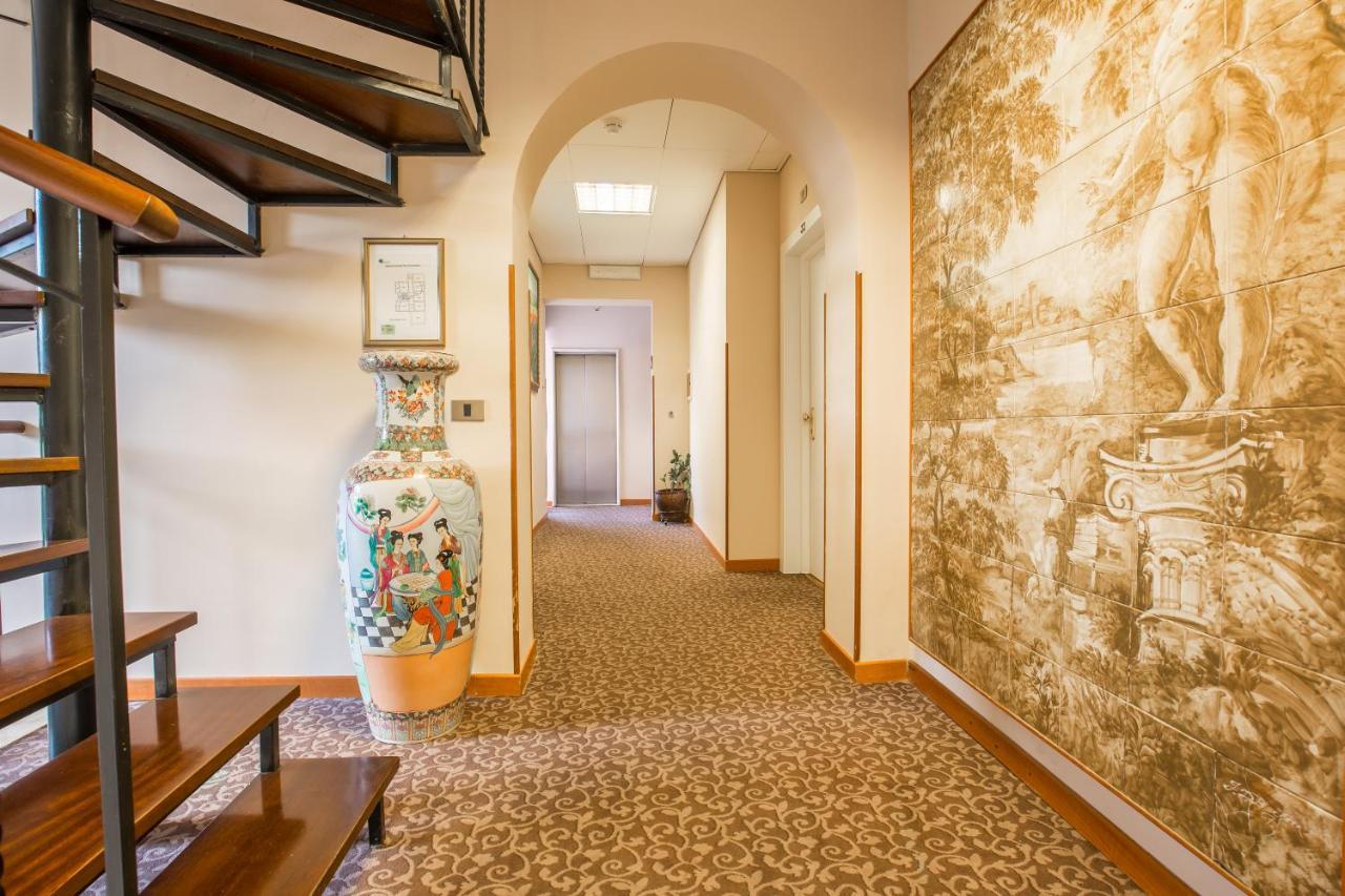 Arco Di Travertino Hotel
