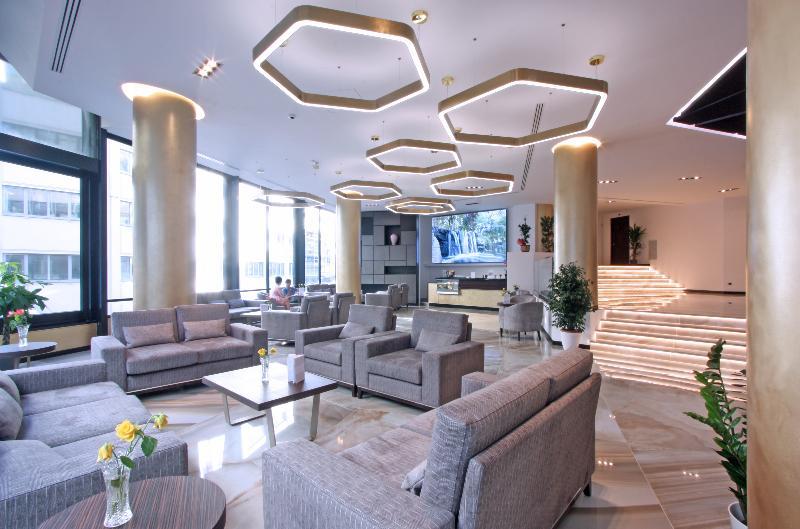 Hotel The Hive 4*