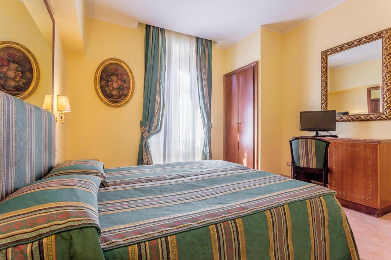 Raeli Noto Hotell