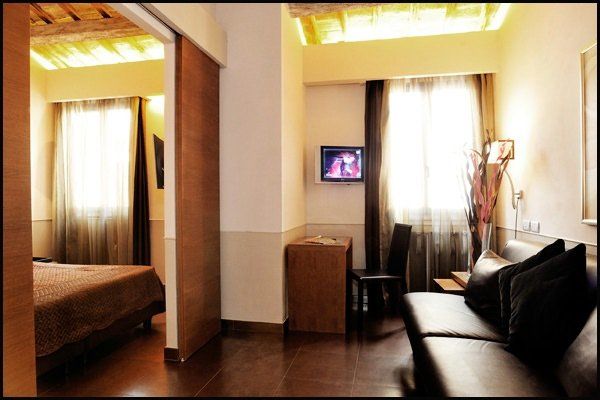 Condotti Palace Hotel