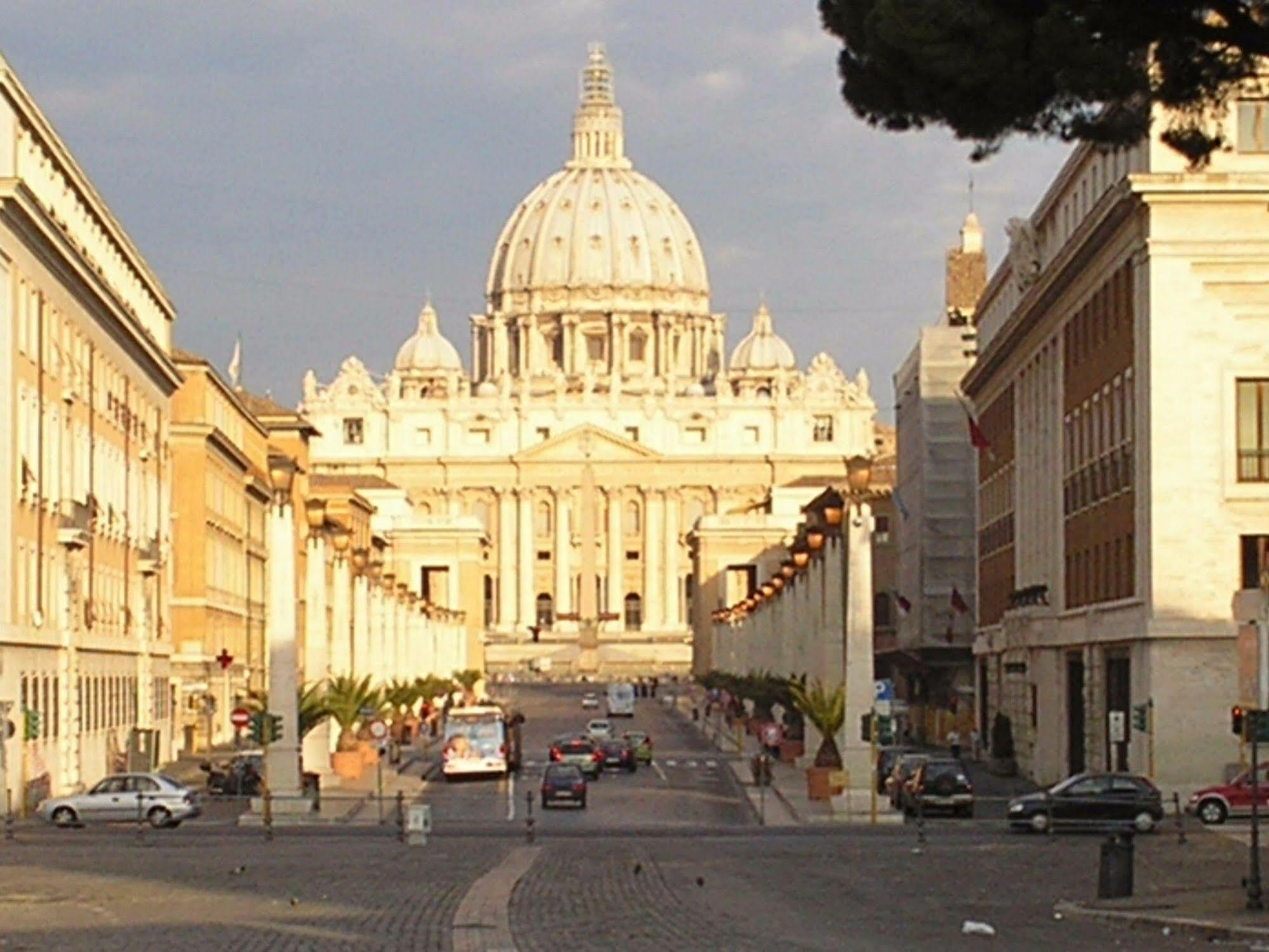 Alojamento de Acomodação e Pequeno-almoço Al Colonnato Di San Pietro Roma