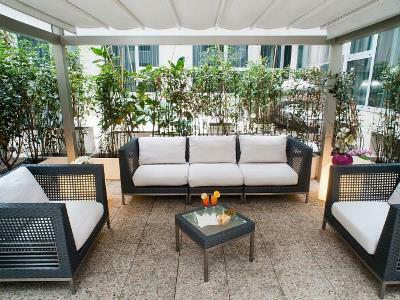 Courtyard By Marriott Park Hotel
